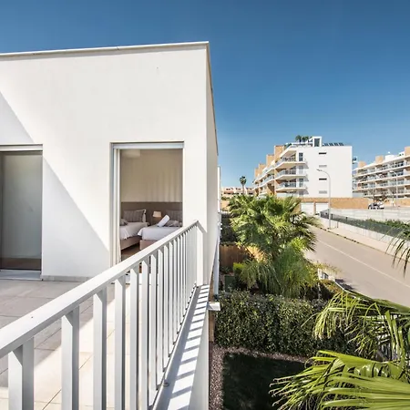 Holiday Bonanza By Interhome 度假居 *