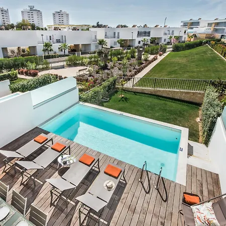 Holiday Bonanza By Interhome 度假居 *